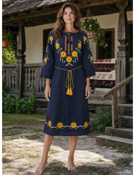 Rochie traditionala brodata cu motive romanesti