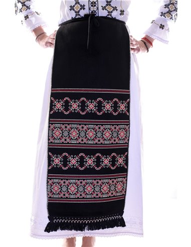 Fota brodata cu model traditional Mariuta2