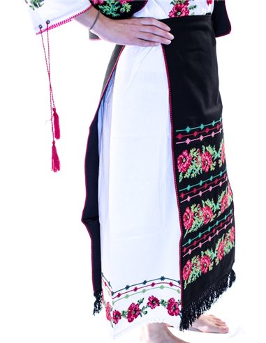 Fota brodata stilizata cu model floral traditional romanesc