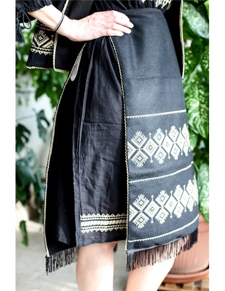 Fota traditionala modele geometrice