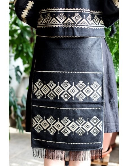 Fota traditionala modele geometrice