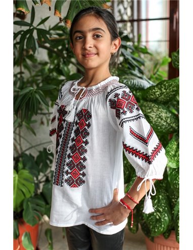 Ie Traditionala fetite Anya2