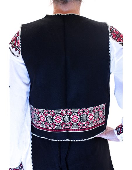 Costum traditional set  cu motive geometrice